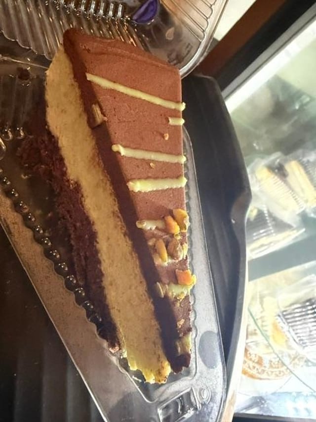 Cake - Dubai Chocolate.